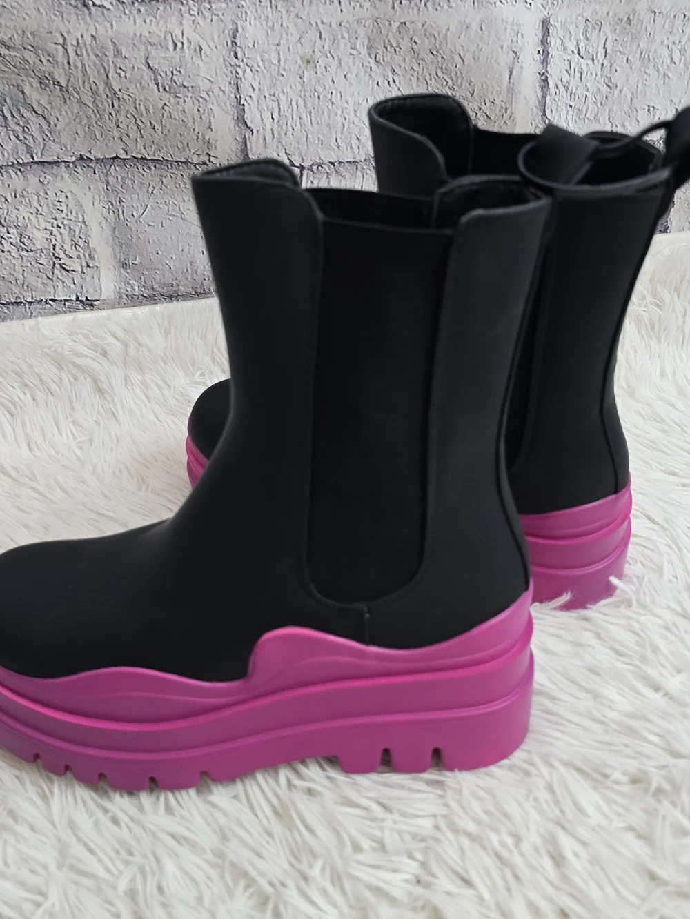 Shoedazzle Women's Black And Pink Weatherproof Platform Polly Boots